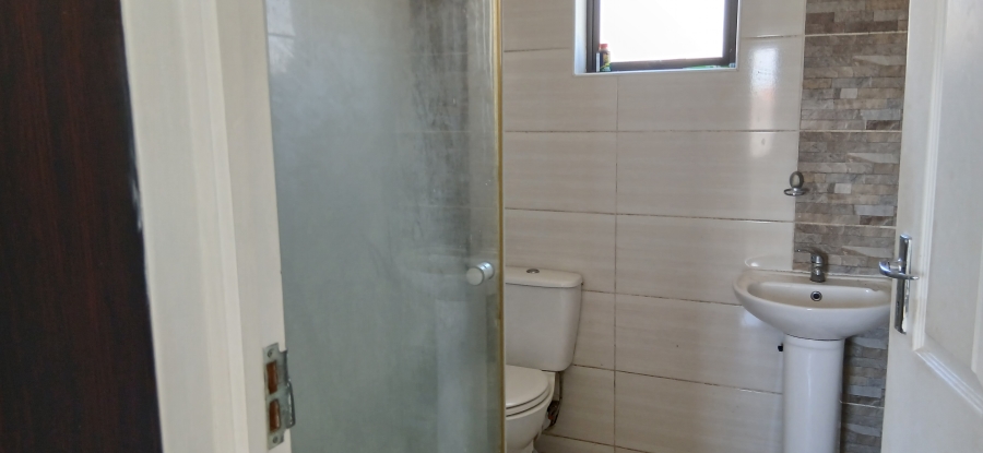 To Let 3 Bedroom Property for Rent in Cove Rock Eastern Cape